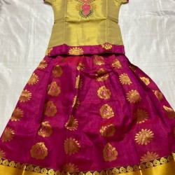 South Indian Girls/Kids Traditional Pattu Pavadai Lahenga /Dress Sattai South Indian Girls/Kids Traditional Pattu Pavadai Lahenga /Dress Sattai