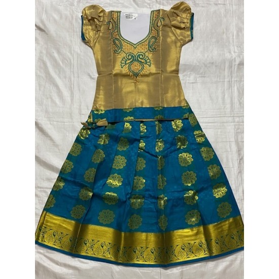 South Indian Girls/Kids Traditional Pattu Pavadai Lahenga /Dress Sattai South Indian Girls/Kids Traditional Pattu Pavadai Lahenga /Dress Sattai