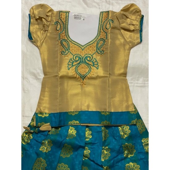 South Indian Girls/Kids Traditional Pattu Pavadai Lahenga /Dress Sattai South Indian Girls/Kids Traditional Pattu Pavadai Lahenga /Dress Sattai